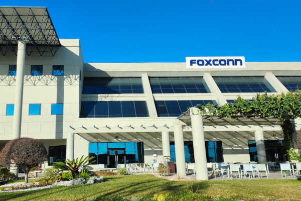 Reshoring Institute Executive Director Rosemary Coates got a first-hand look at Foxconn’s Tijuana manufacturing site and saw what is possible when companies invest in nearshoring. More than 5,500 employees work in the facility, producing consumer electronics, circuit boards, and medical products. 