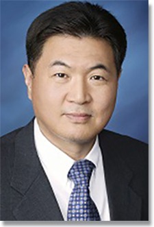 HMM Chief Executive Lee Paik Hoon
